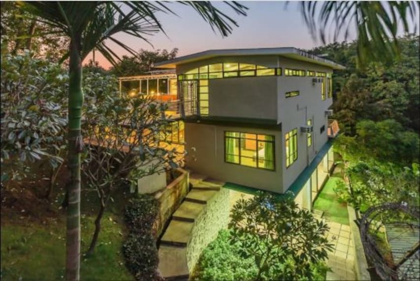 Saffron Stays Bellini-1